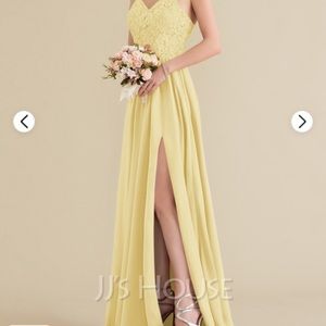 Prom or bridesmaid dress, approximately a size 6, only worn once to try it on.